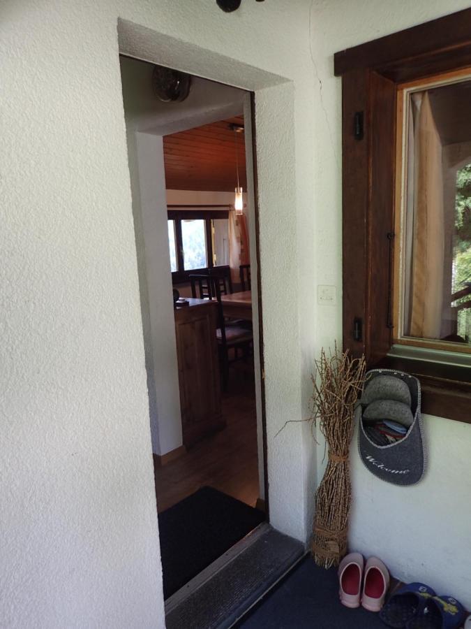 Вилла Chalet Le Muguet Овронна Экстерьер фото